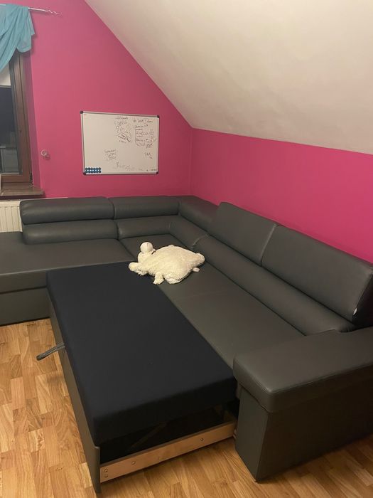 Duży narożnik z funkcją spania