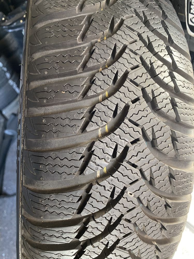 1 szt.opona zimowa 185/65R15 Kumho Wintercraft WP51 16r.8.5 mm 88T