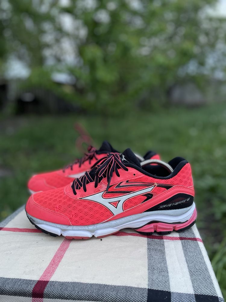 Кроссовки Mizuno White/Rose, 42 размер, Оригинал