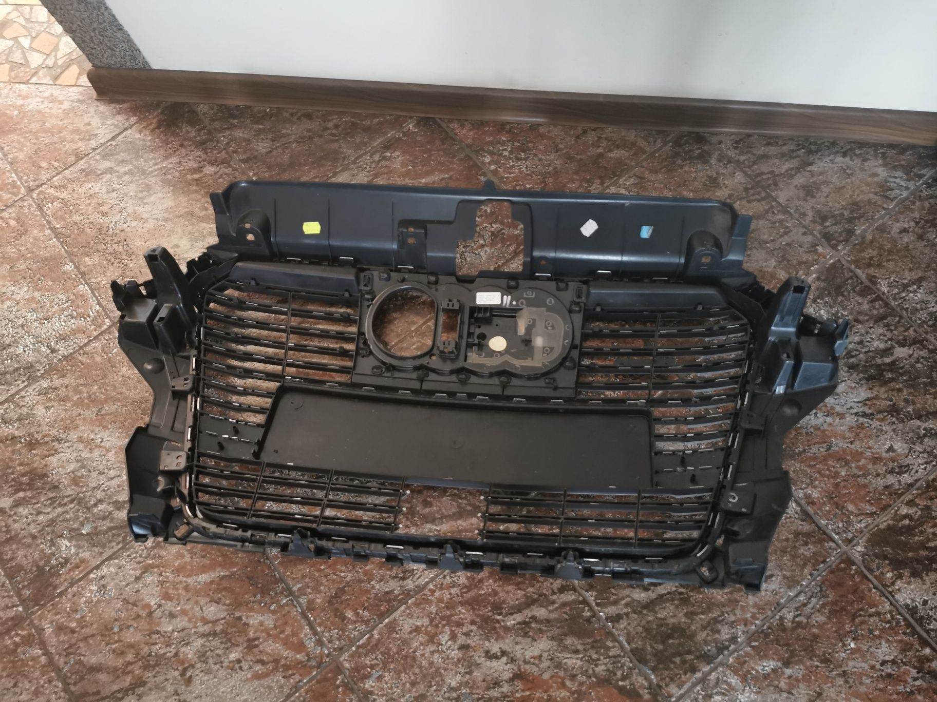 Atrapa Grill Zderzak Audi A3 E-Tron 8V4