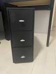 Move pequeno com 3 gavetas