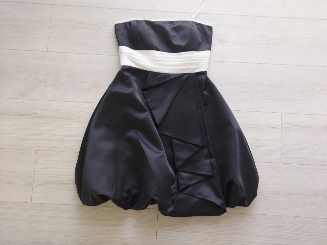 Czarna satynowa koktajlowa sukienka bombka bez ramiączek odcinana S 36