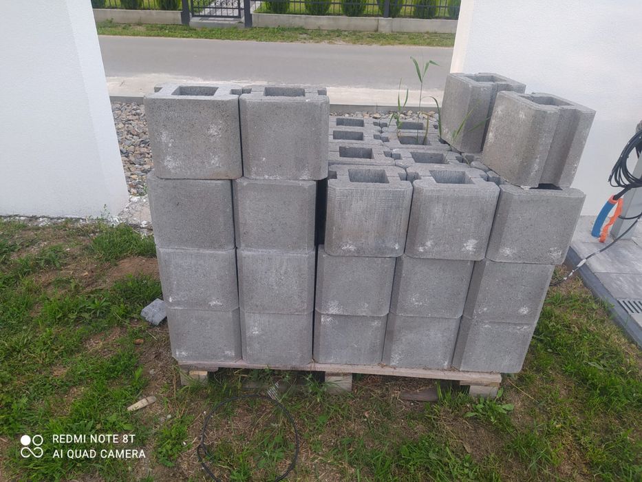 Podmurówki betonowe (łączniki)do ogrodzenia panelowego