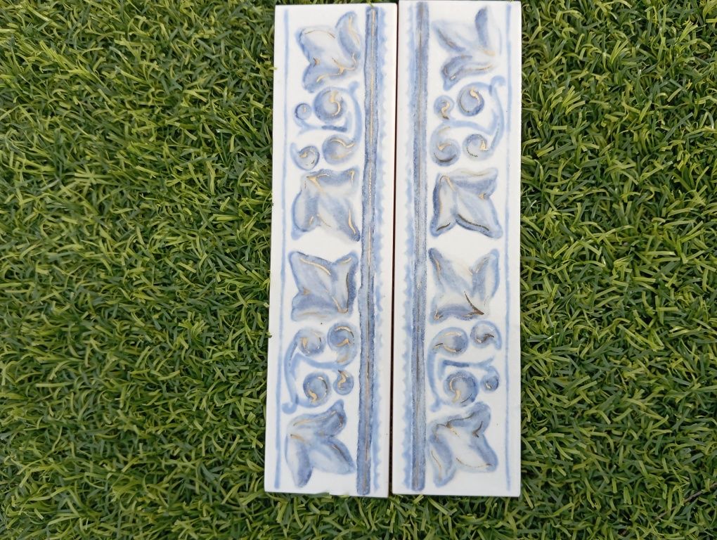 Azulejo faixas dourado e azul