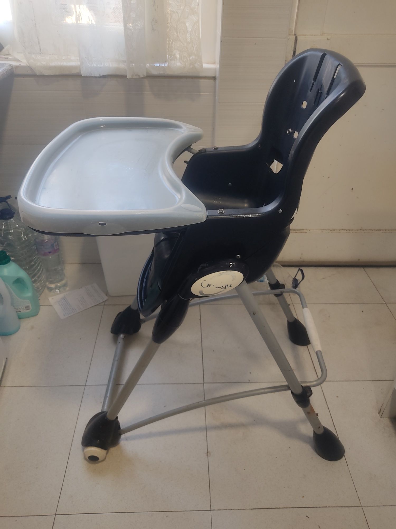 Cadeira de refeição OMEGA