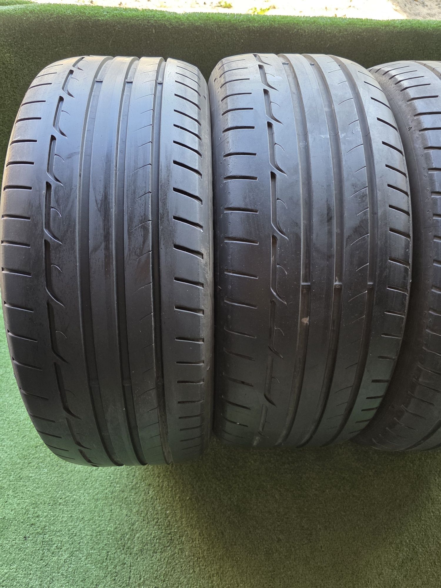 Sprzedam opony letnie Dunlop 225/45R19