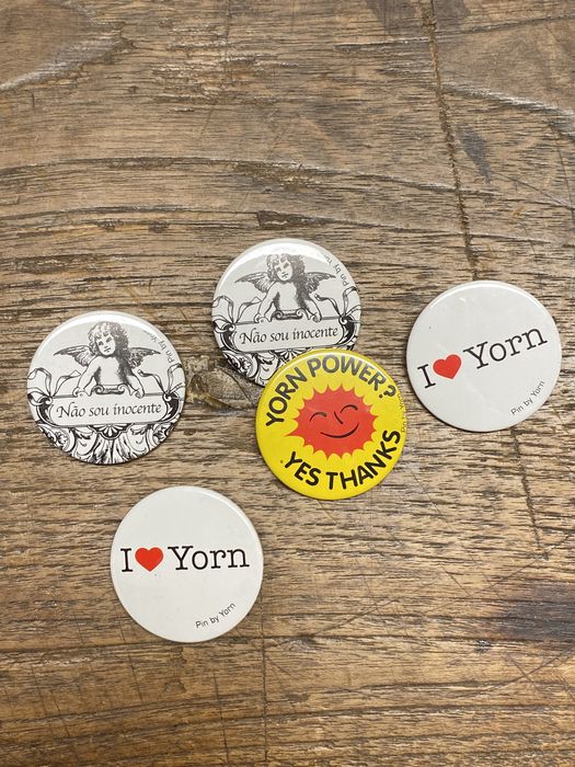 5 crachás originais do ano 2000 da YORN Mobile