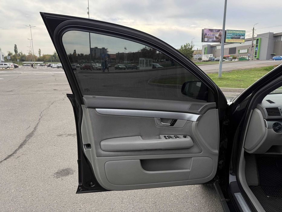 AvtoReal Audi A4 B7 2005
