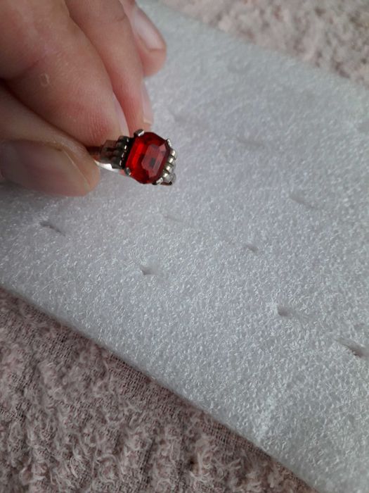 Srebrny pierścionek art deco z Czechosłowacji.