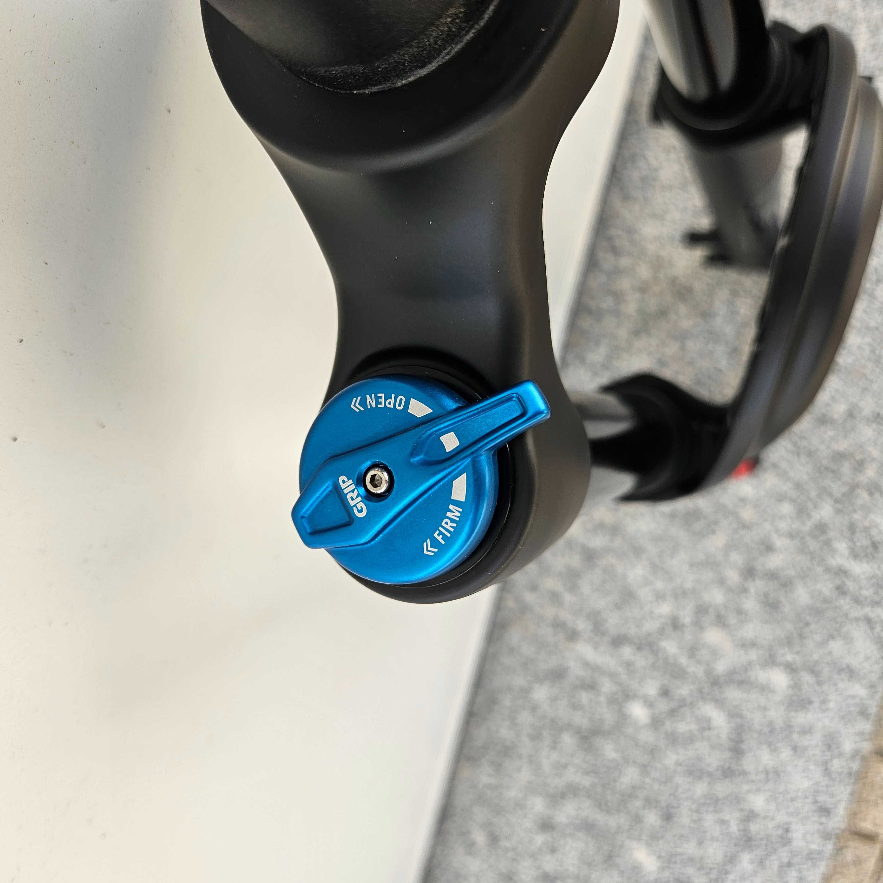 Suspensão Fox 36 Performance 150mm GRIP