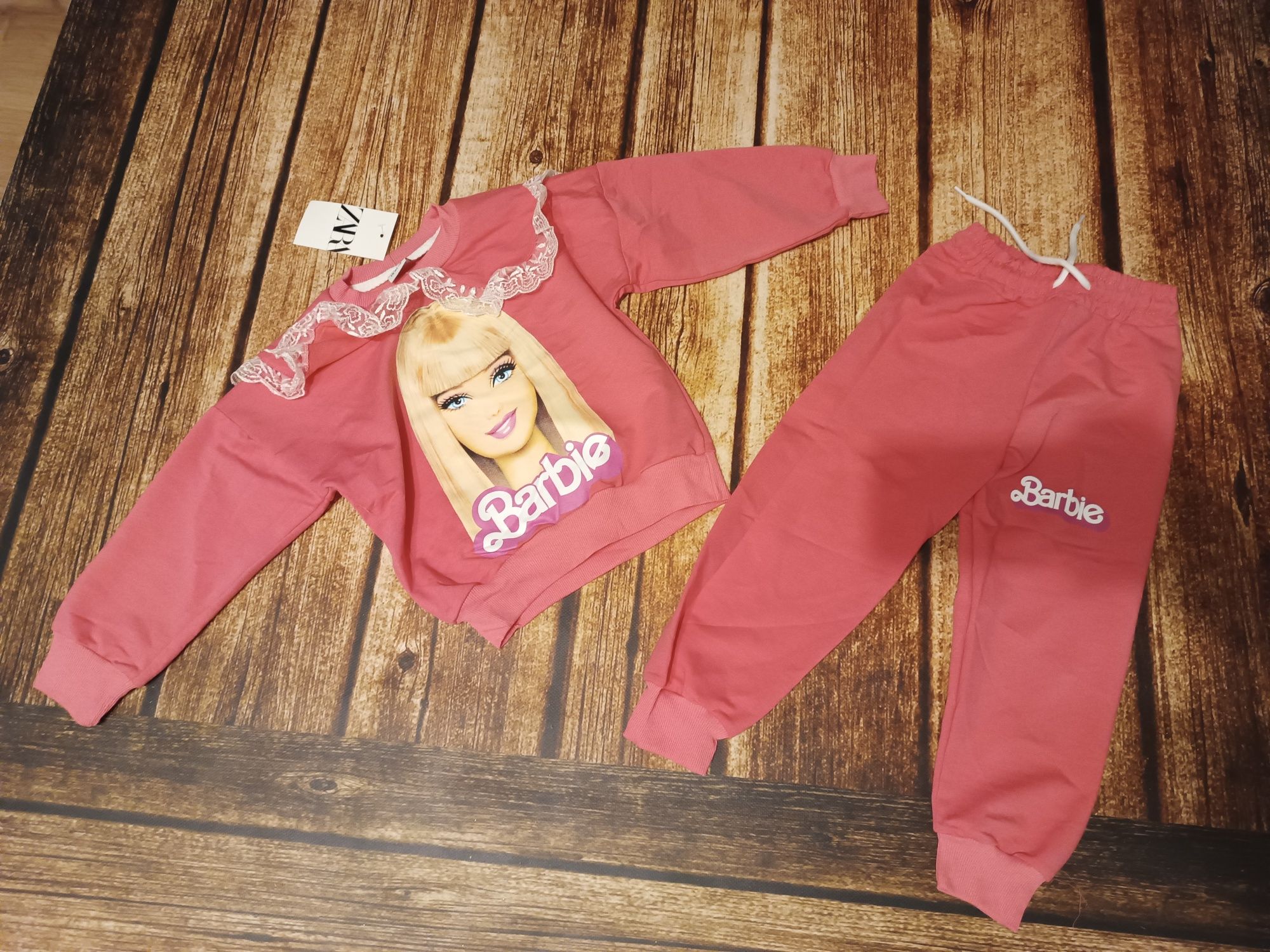 92/98 dres z aplikacją barbie