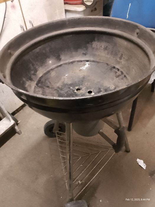 Grill okrągły ogrodowy