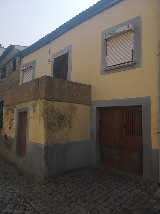 Moradia T2 + quintal