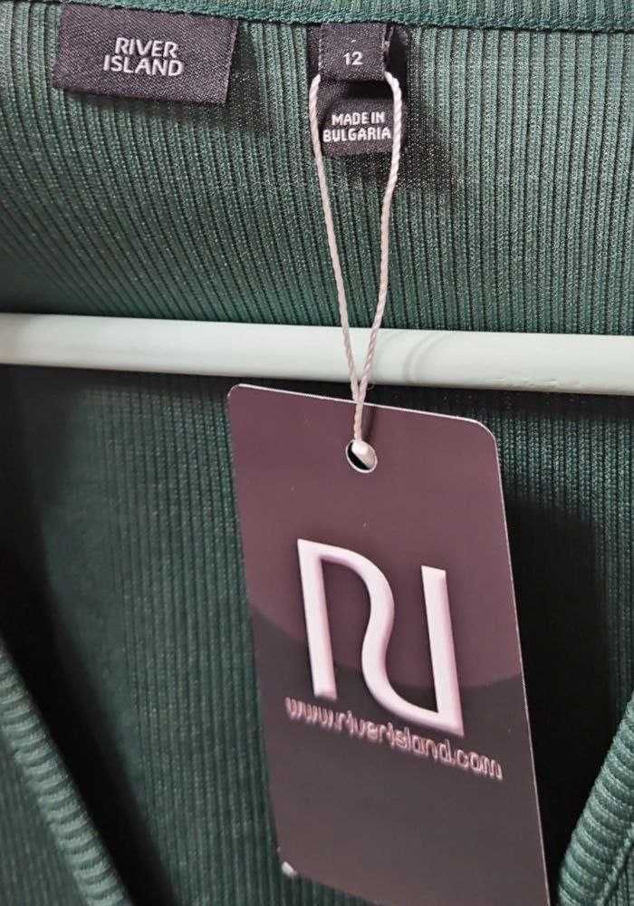 Платье зеленное плиссированное с длинным рукавом River Island, р. S/М
