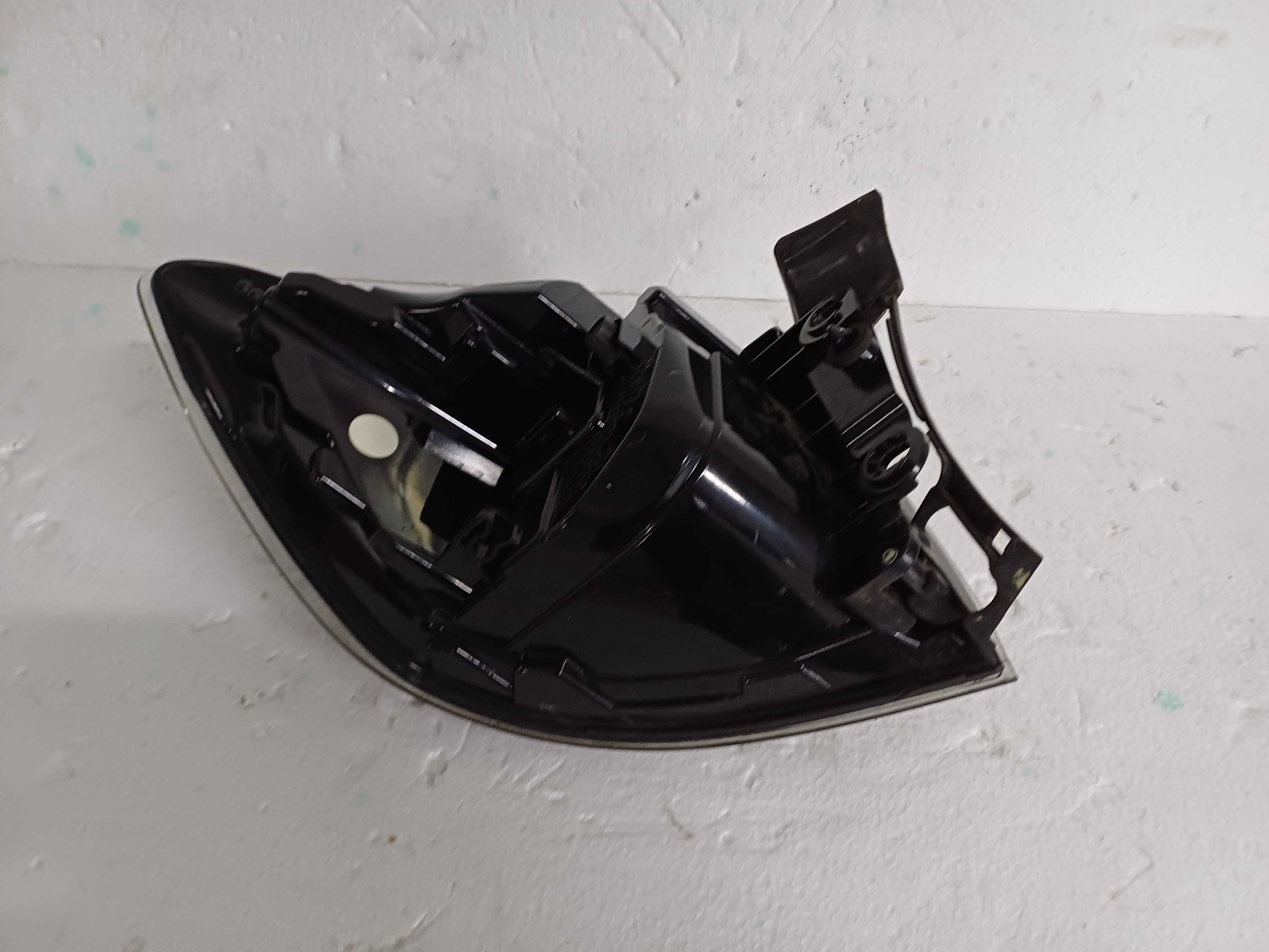 lampa prawy tył bmw 3 f31 m