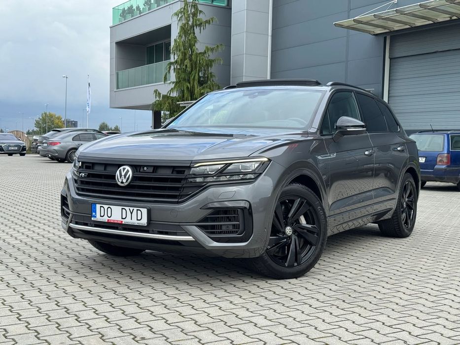 Volkswagen Touareg V8 R-Line Black 4Motion Matrix PANORAMA Hak NIGHT VISION WEBASTO FV23%