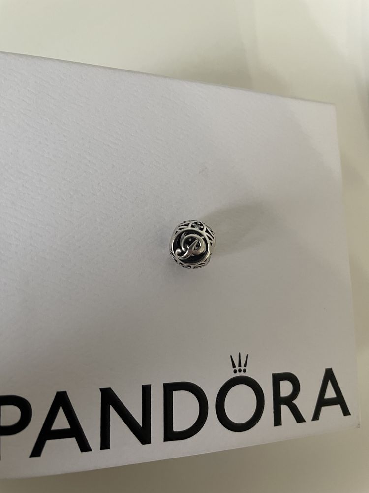 Charms Pandora literka P