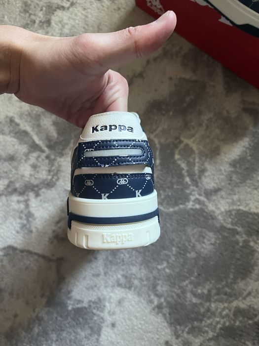 Оригінальні кроссівки kappa