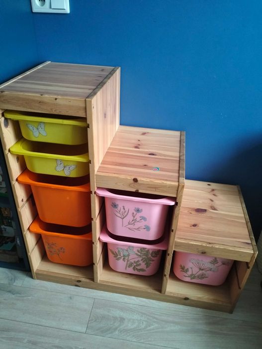 Szafka IKEA z pojemnikami