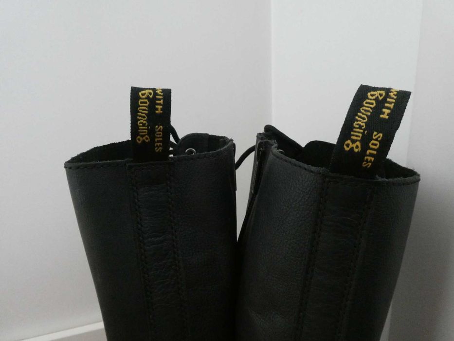 Botas Dr. Martens Altas (20 Furos) - Impecáveis! Usadas 1 Única Vez