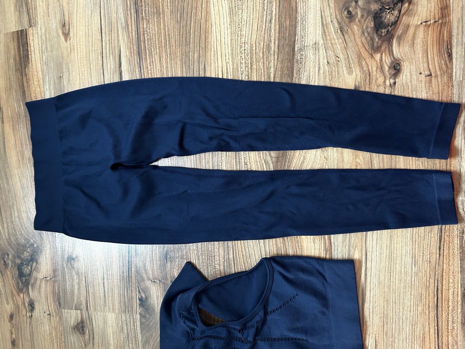 Komplet  36 prążkowany sportowy legginsy top fitness na siłownię