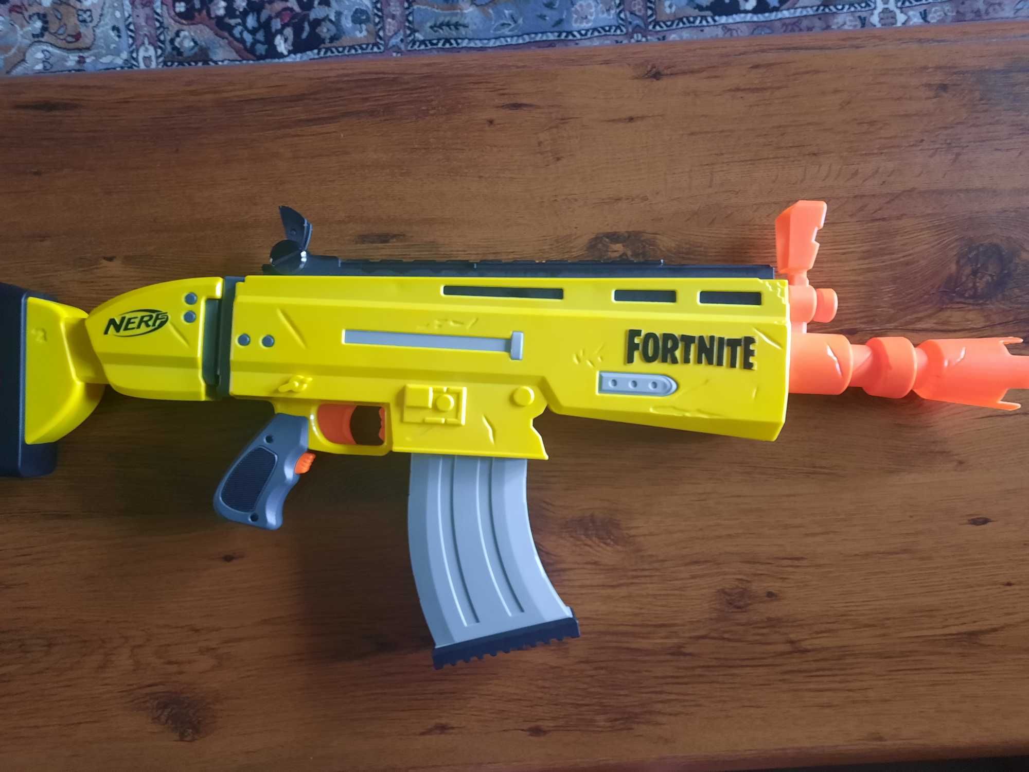 Продам бластер Nerf Fortnite AR-L