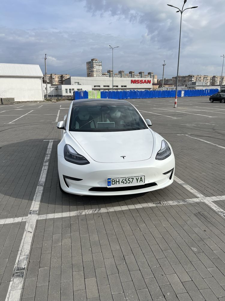 Продам Tesla 3