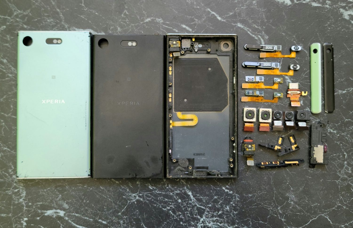 Запчастини до телефонів Sony Xperia