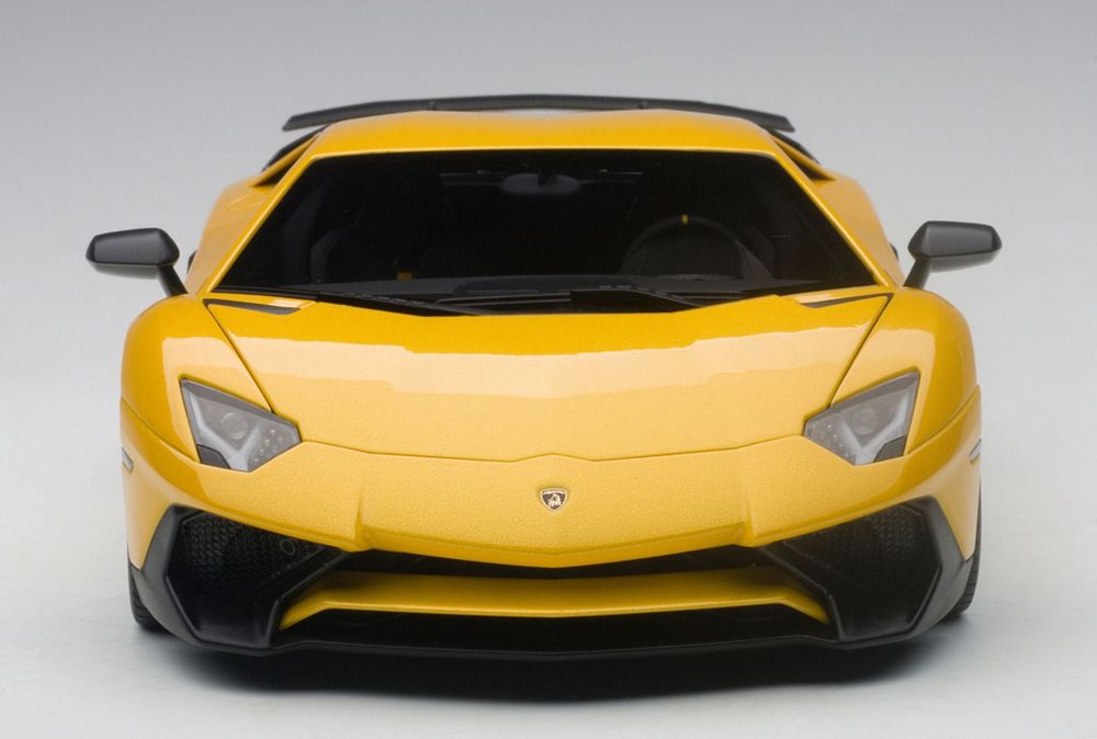 AUTOart 1:18 Lamborghini Aventador LP750-4 SV