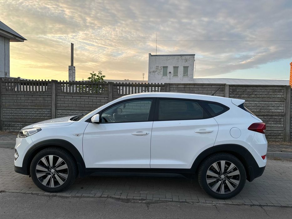 HYUNDAI Tucson 2017 рік