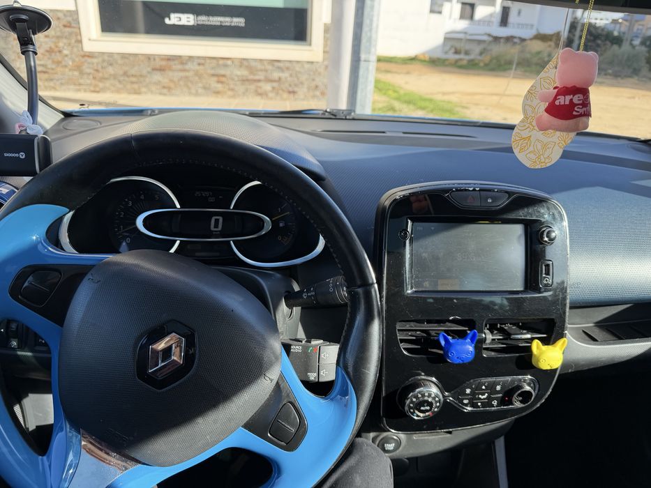 Carro em otimo estado 6500€