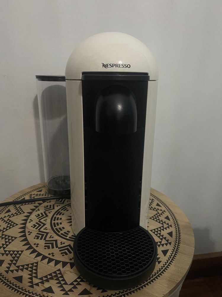 Nespresso Vertuo Plus White C