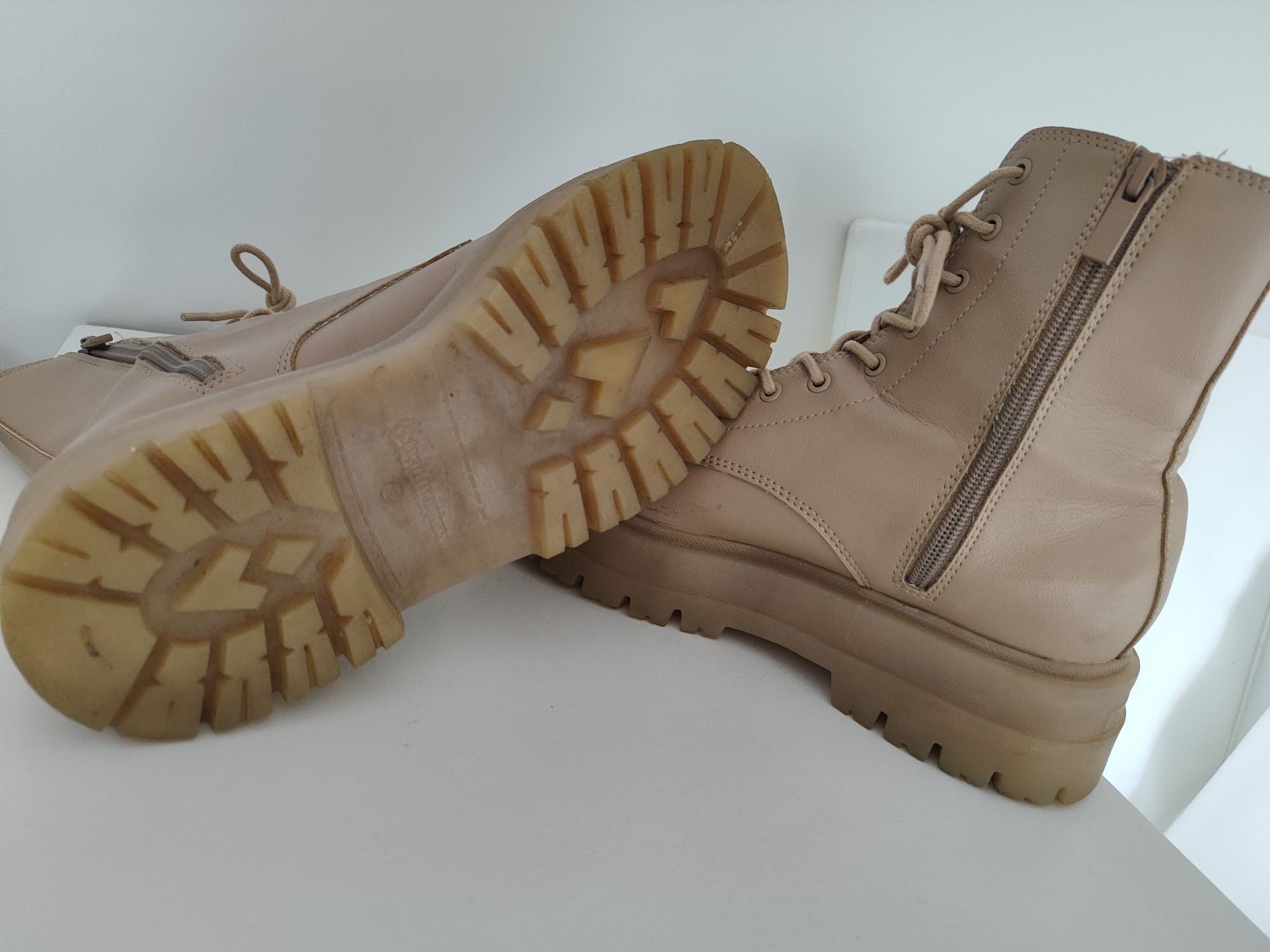 Botas bege 38 Stradivarius