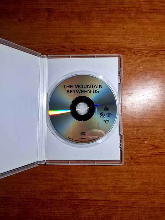 A MONTANHA ENTRE NÓS (Idris Elba/Kate Winslet/Beau Bridges)