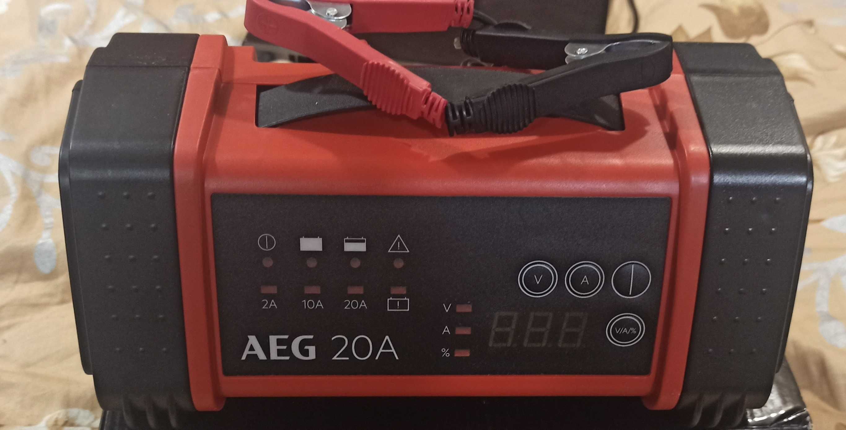 В наличии! Зарядное AEG на 20Ампер для гелевых, свинцовых и т.д.