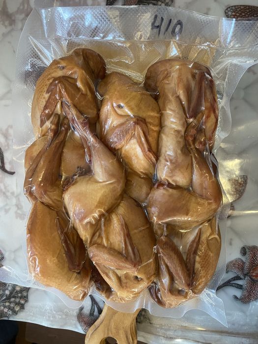 Копчена перепілка, курочка, ковбаски гриль, скумбрія