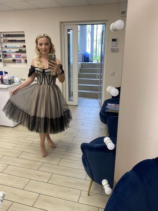 Коктельна вечірня сукня