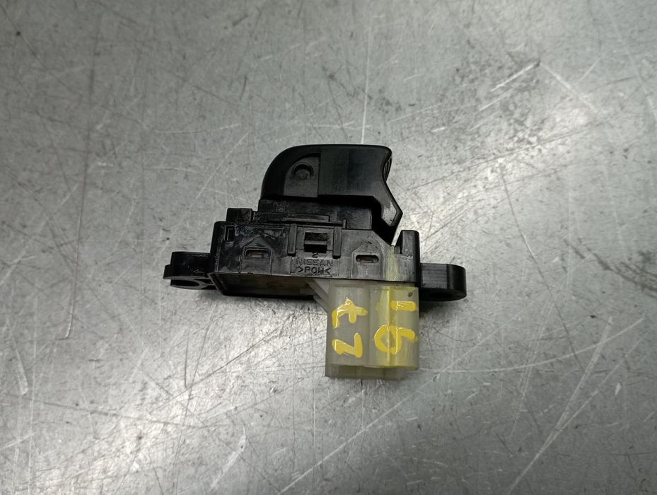 Comando / botão / interruptor vidros trás direito NISSAN Qashqai II (J