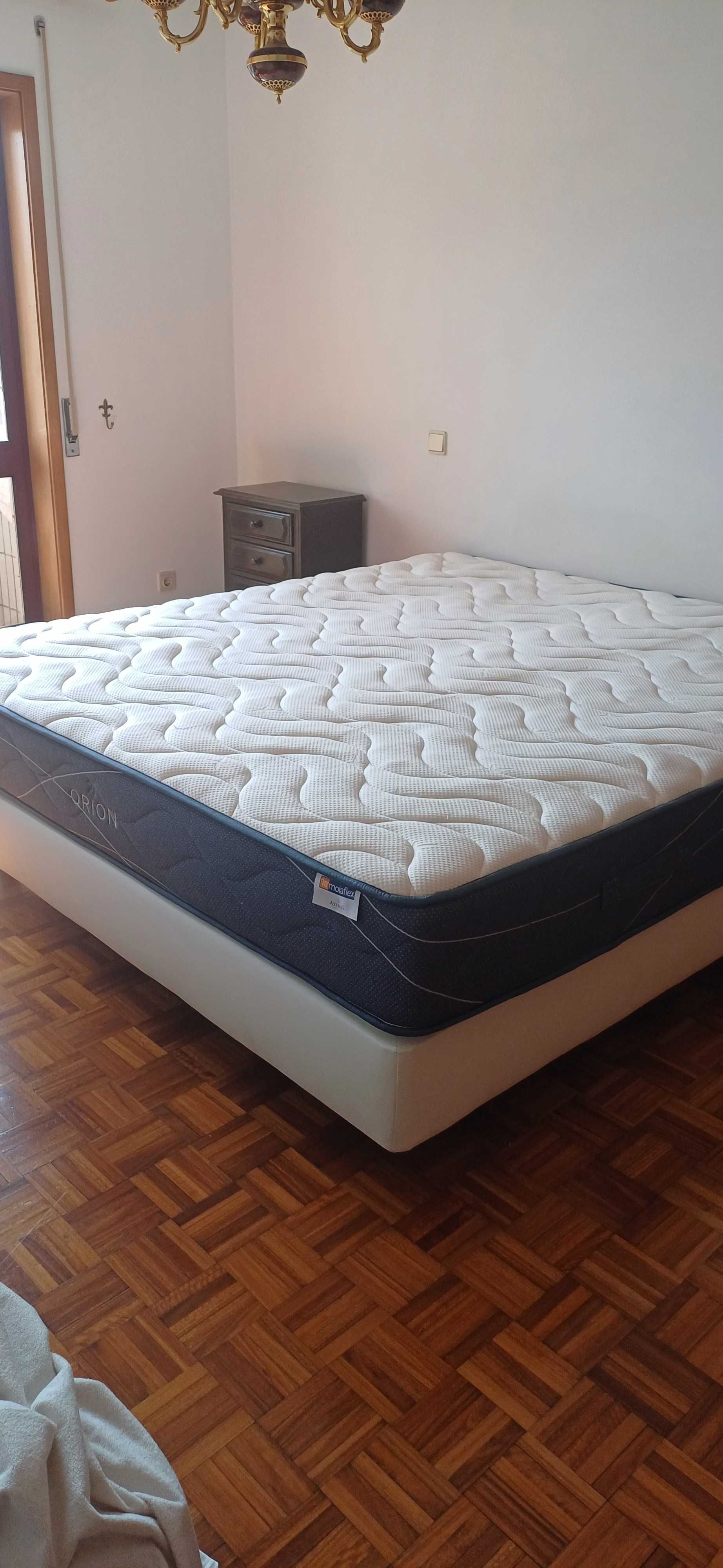 Cama de casal tipo Box