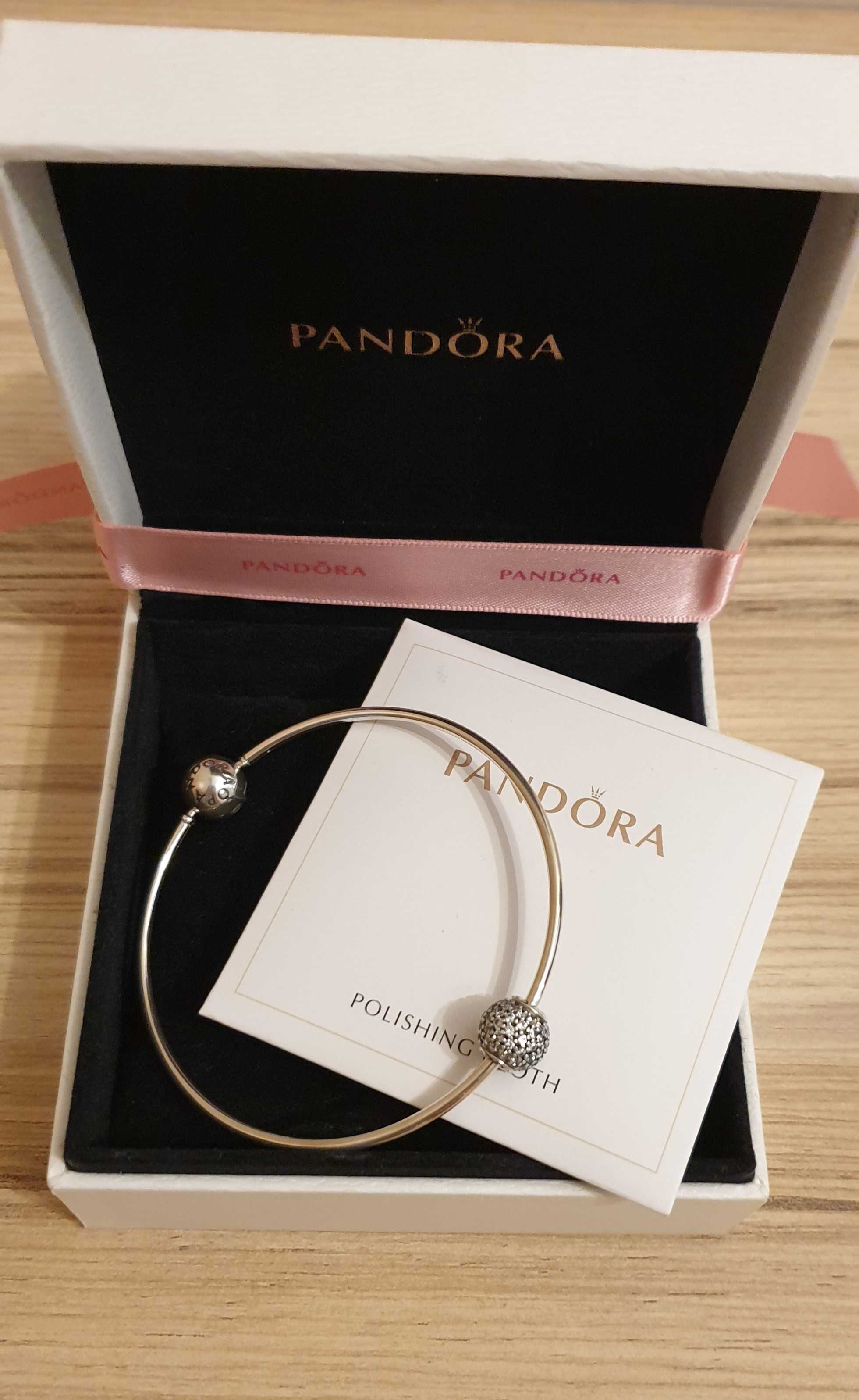 Pandora - Bransolet Essence Bangle + Charms