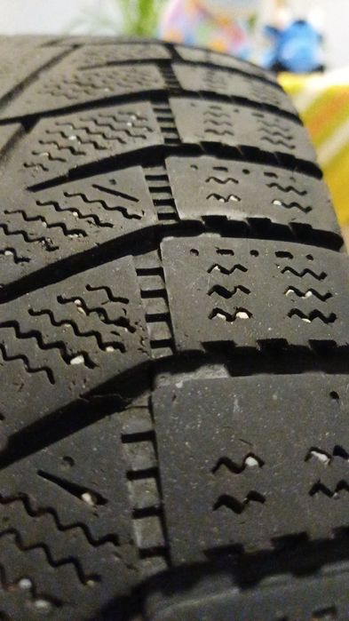 Продаю зимову гуму, резину 205/65 R16, Hankook, б/у