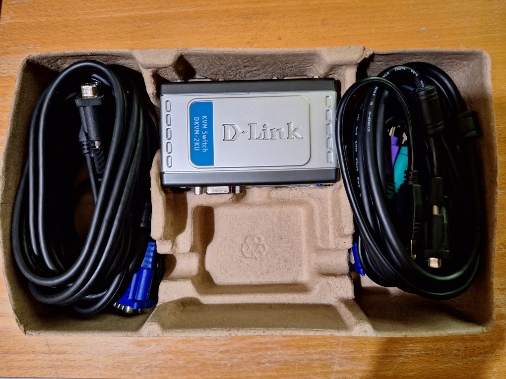 D-Link DKVM-2KU 2-PORT PS/2 USB KVM SWITCH
DKVM-2KU 2-PORT PS/2 USB KV