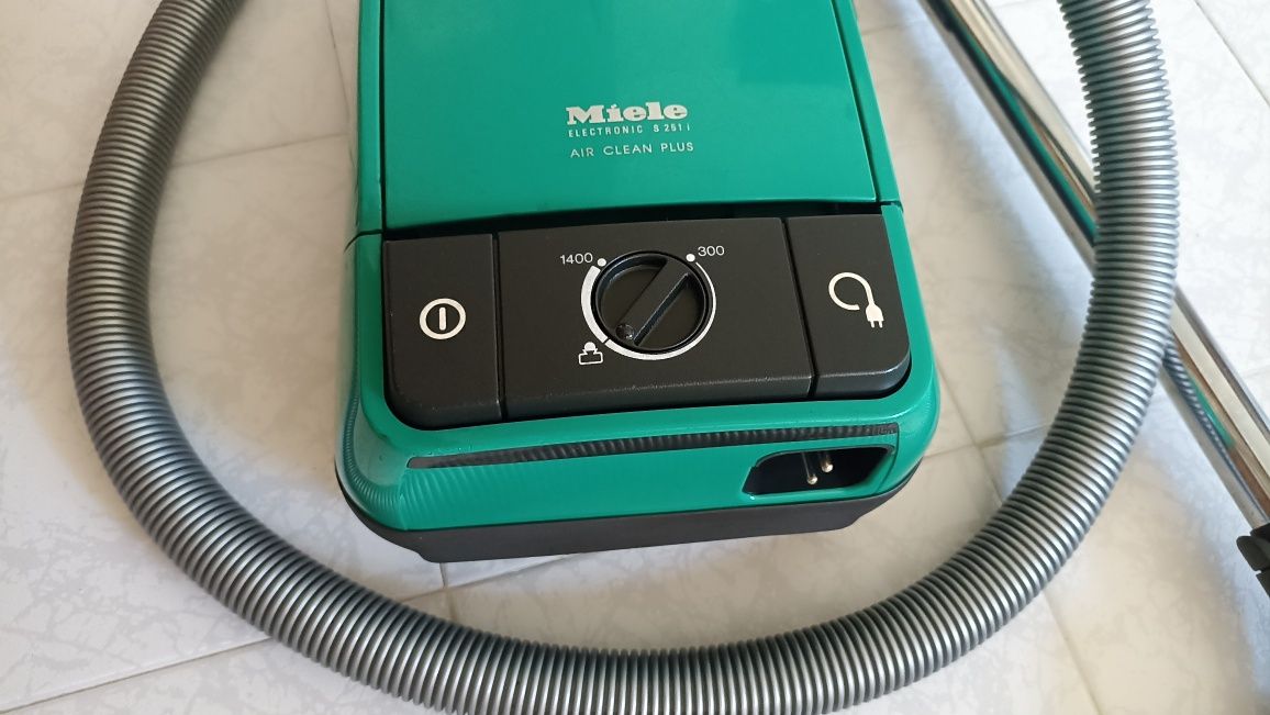 Aspirador Miéle 1400W #qualidade a trabalhar bem