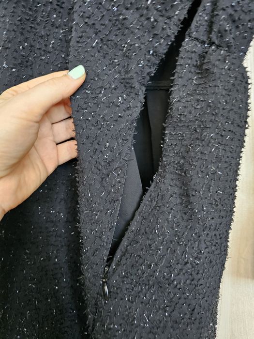 Czarna wieczorowa sylwestrowa sukienka Charlior  M/L Opis