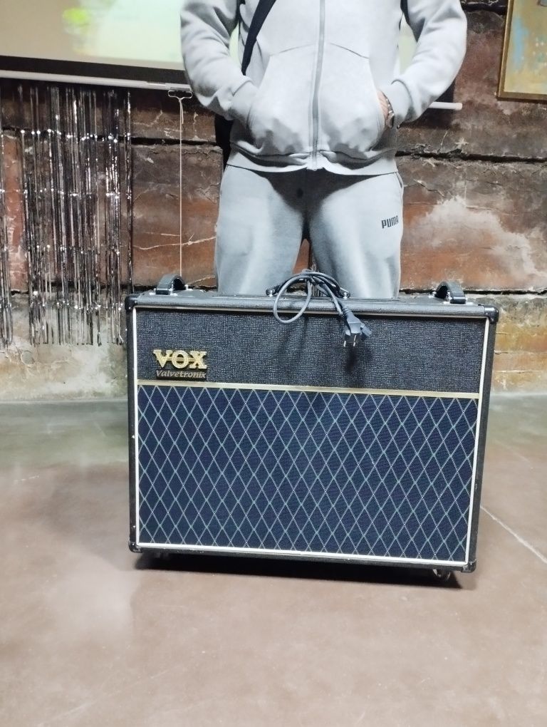 Гітарний комбо підсилювач Vox valvetronix