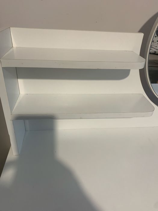 Toaletka biała z lustrem