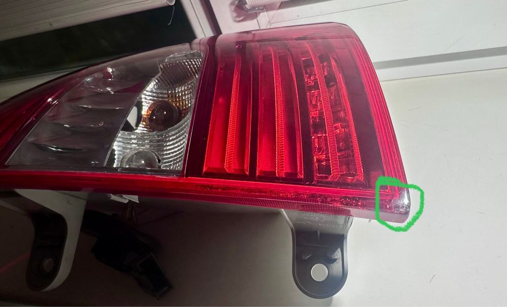 Задній правий ліхтар  LED Skoda superb 2014