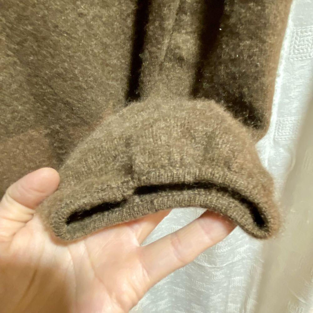 Piękny brązowy kaszmirowy sweter rozmiar M