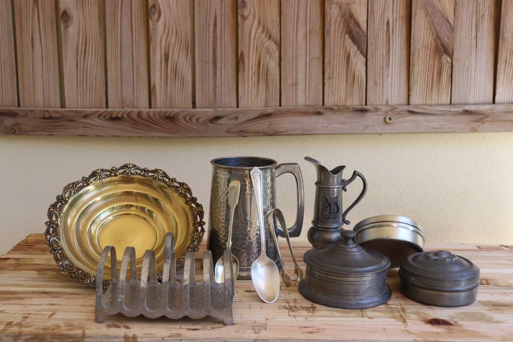 Fruteira, Caneca, Caixinhas, Colheres e Outros Artigos.