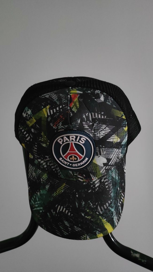 świetna czapka z daszkiem PARIS Saint - Germain w super stanie